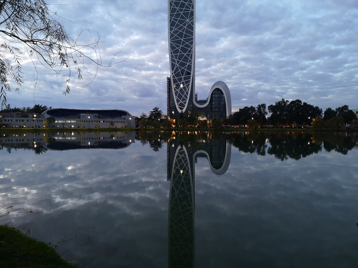 Парк 6 мая в Батуми: место, достойное посещения